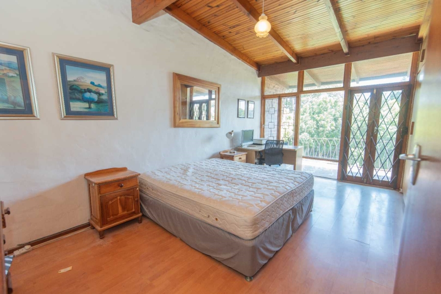 8 Bedroom Property for Sale in Summerstrand Eastern Cape